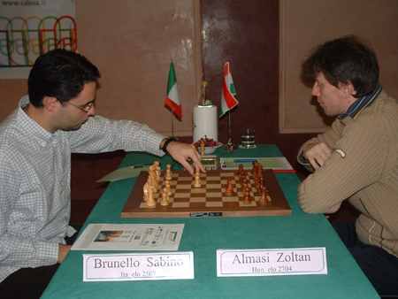 Sabino Brunello affronta Zoltan Almasi, unico over 2700 del torneo