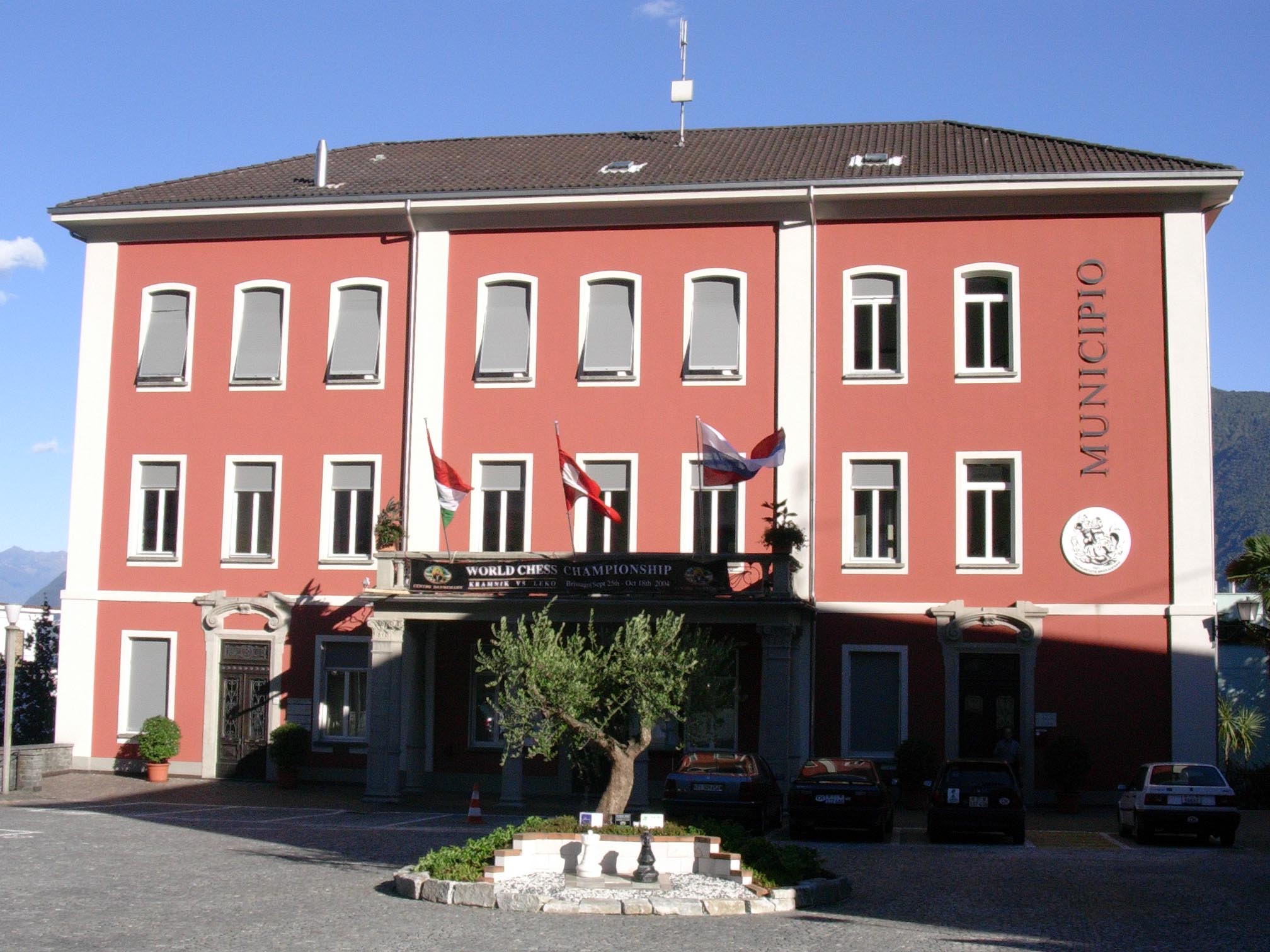 Il municipio di Brissago
